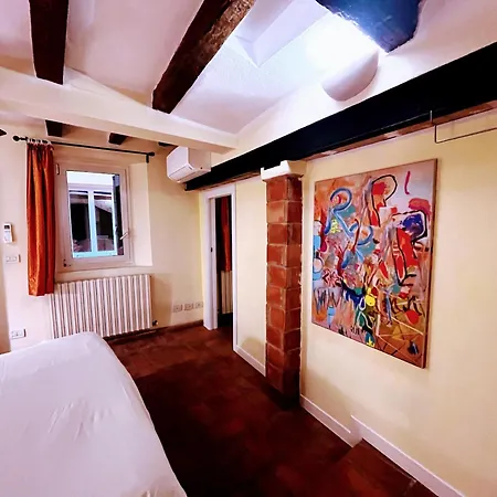 Le Corti Di Via Fondazza * بولونيا