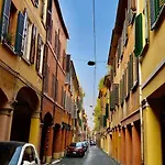 Le Corti Di Via Fondazza * Bolonia