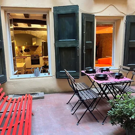 Le Corti Di Via Fondazza * Болонья