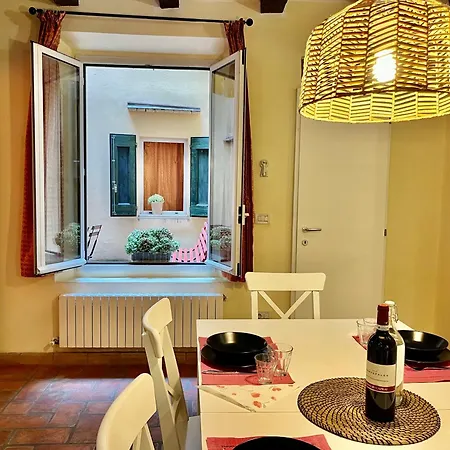 Le Corti Di Via Fondazza Bologna