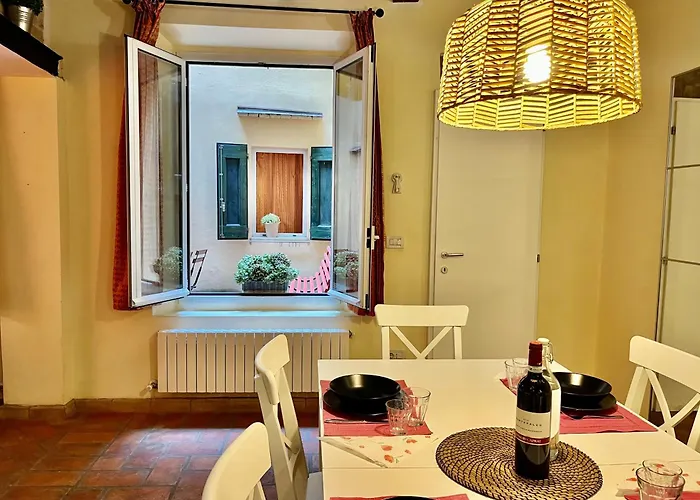 Le Corti Di Via Fondazza بولونيا